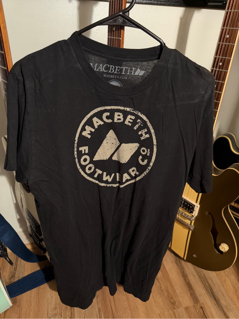 Macbeth Footwear Shirt Vintage Tom Delonge Blink 182